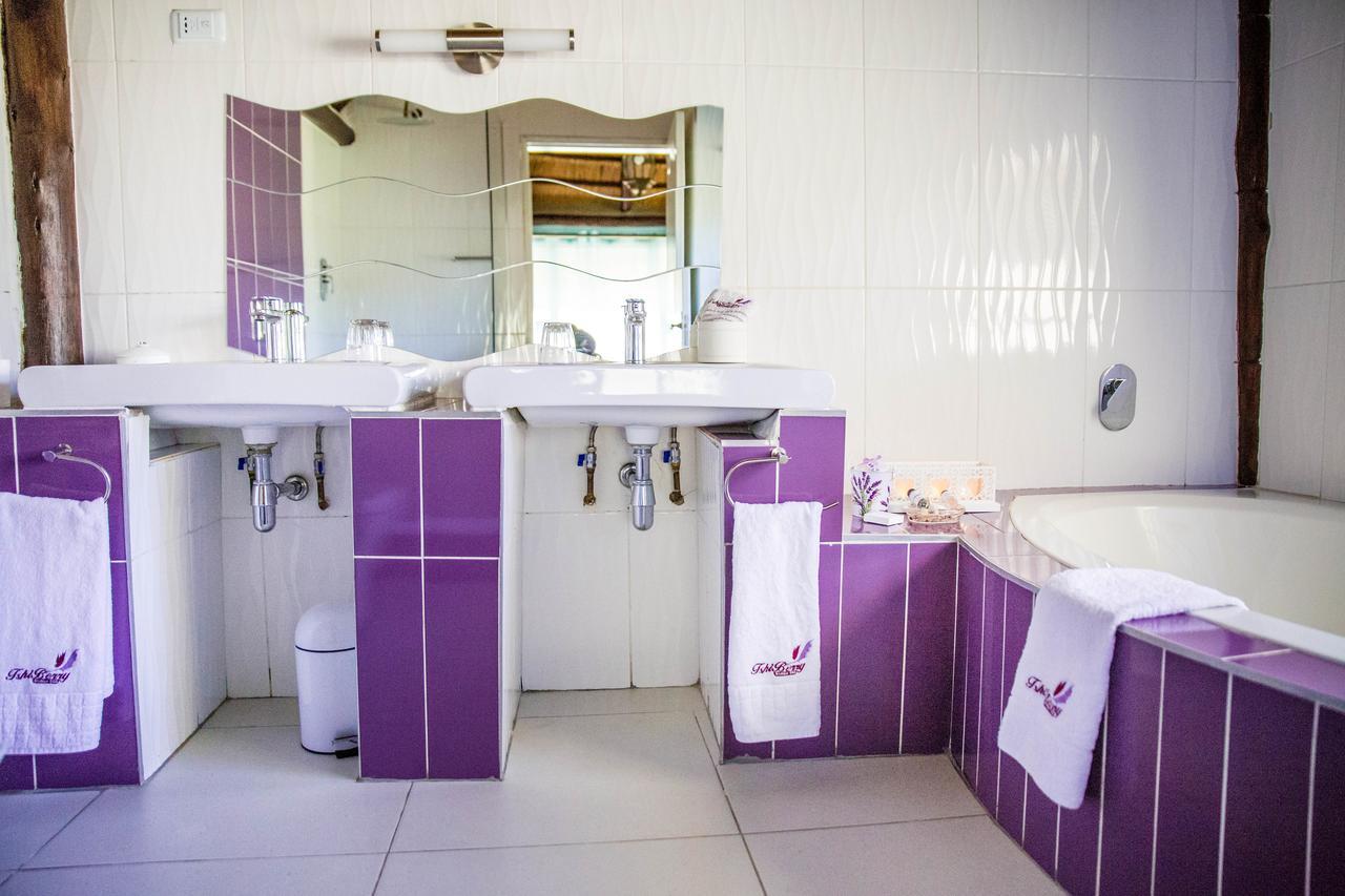 Phokeng Tshiberry Bed & Breakfast מראה חיצוני תמונה